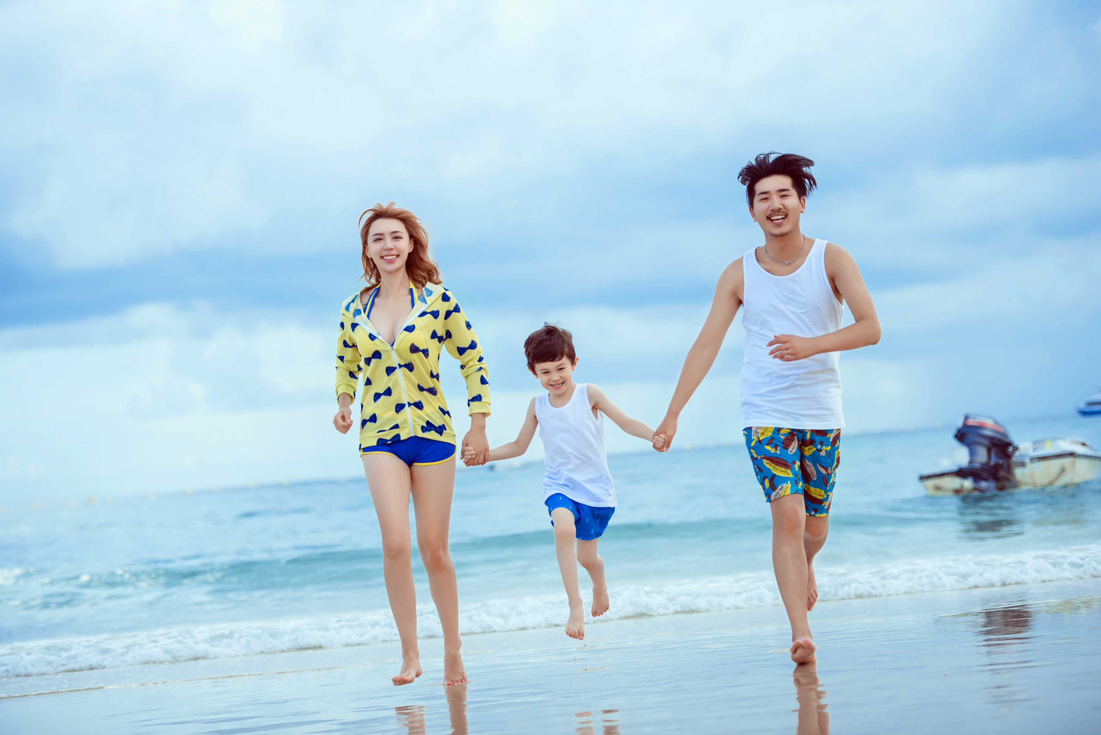 盛夏蔚藍(lán)，親子時(shí)光 三亞親子游圖集與溫馨記錄